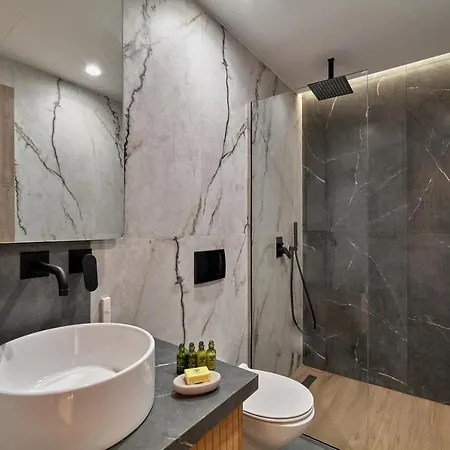 Porta Squero Premium 公寓式酒店 罗希姆诺